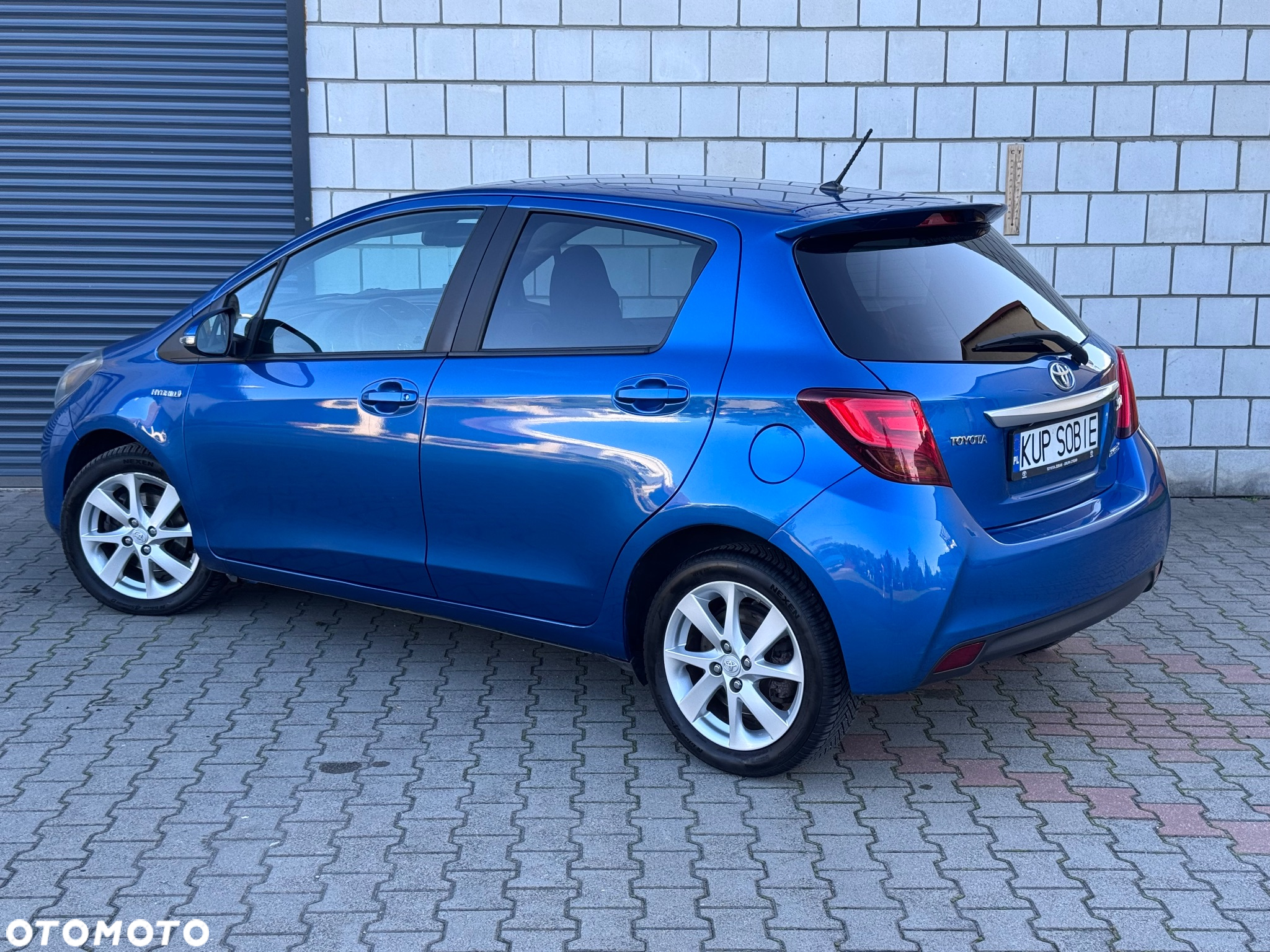 Toyota Yaris Hybrid 100 Premium - 7