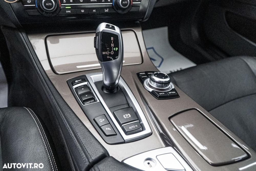 BMW Seria 5 528i xDrive Sport-Aut. Luxury Line - 14