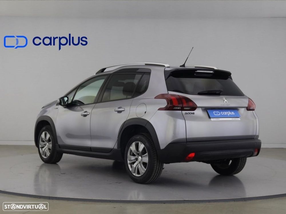Peugeot 2008 1.2 PureTech Signature — fotografia 5