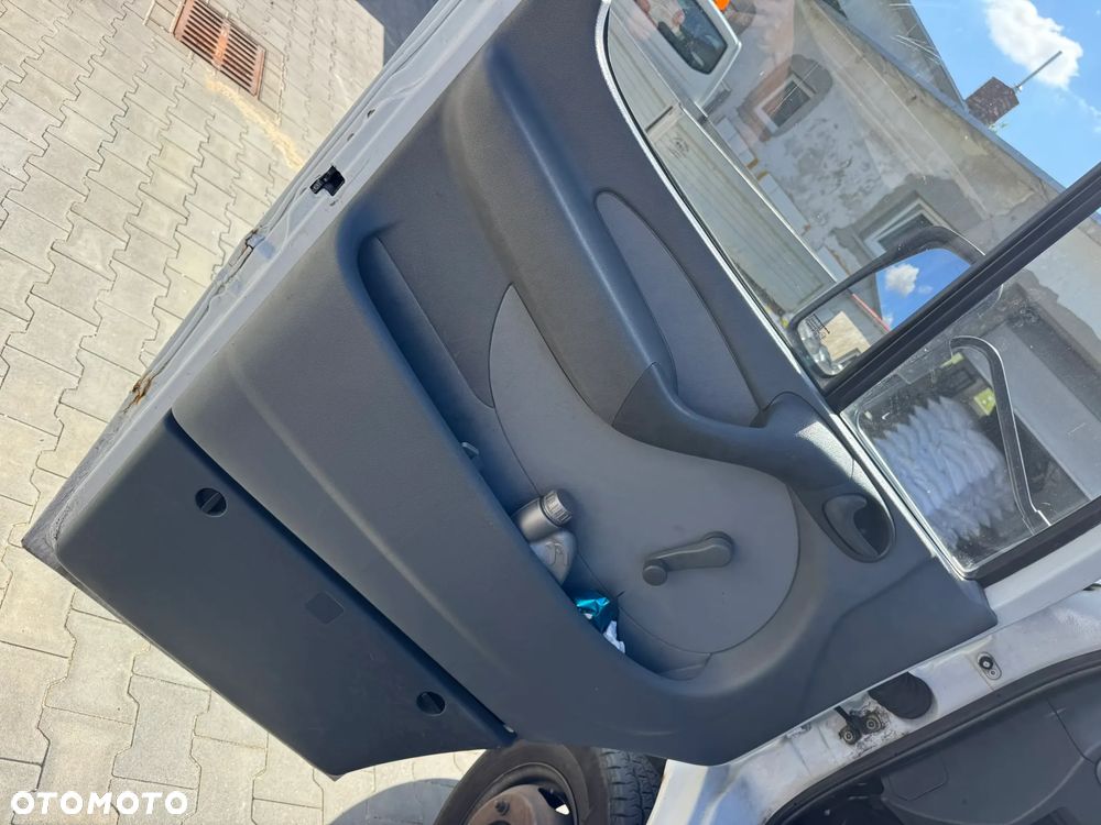 Mercedes-Benz Sprinter - 8