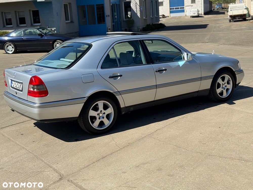Mercedes-Benz Klasa C 180 Elegance - 3