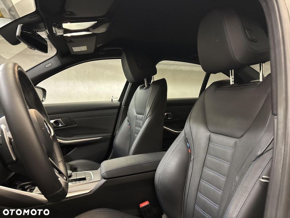 BMW Seria 3 330i xDrive M Sport sport - 12