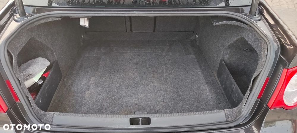 Volkswagen Passat 2.0 TDI DPF Highline DSG - 18