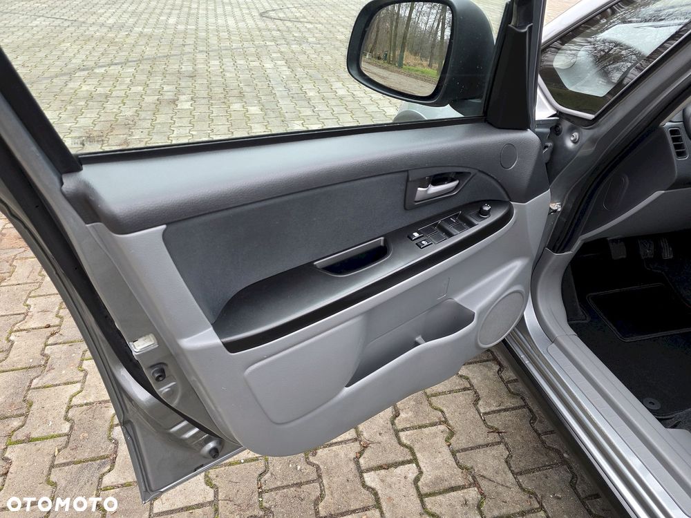 Suzuki SX4 1.6 VVT 4x2 Comfort - 15