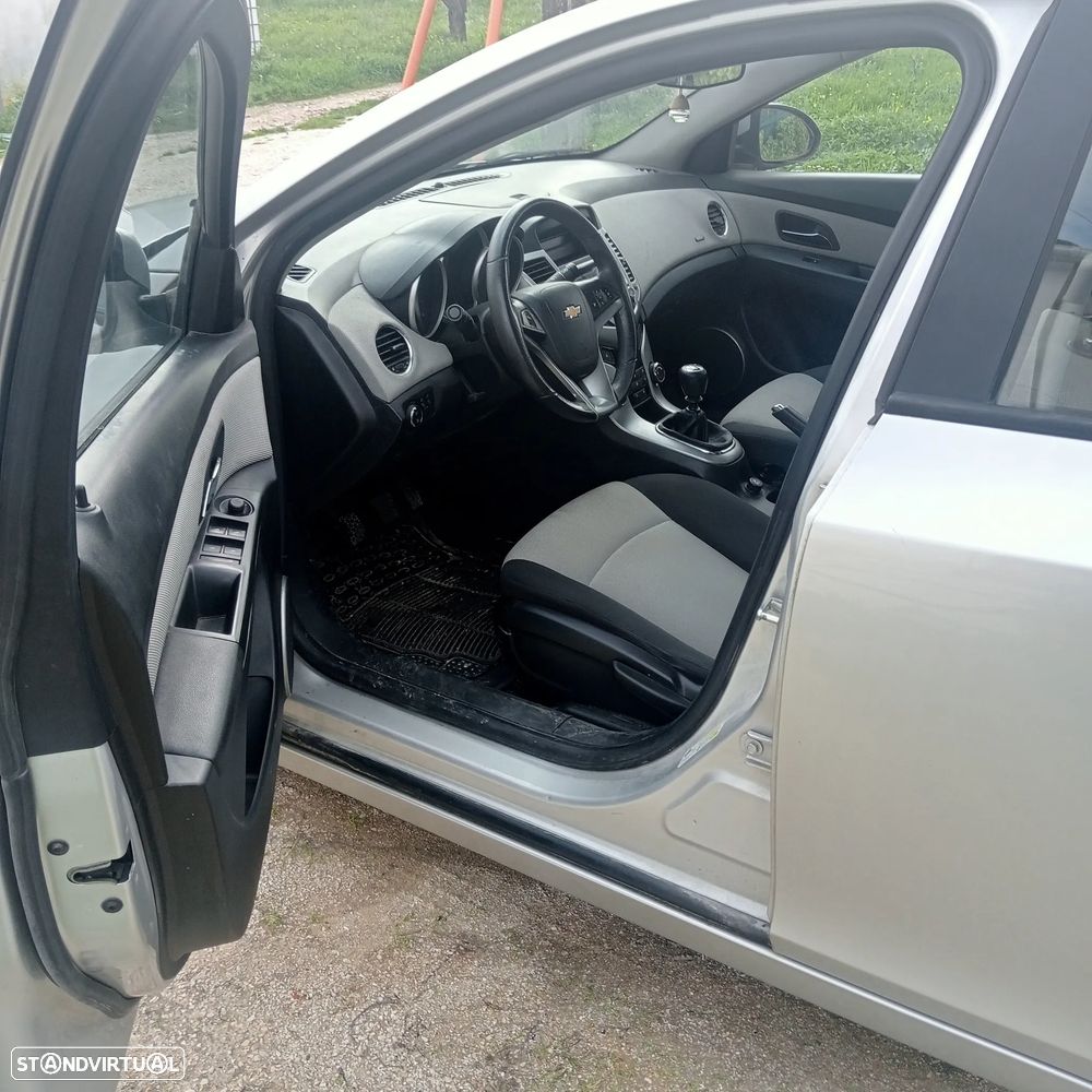 Chevrolet Cruze 1.6 LS - 10