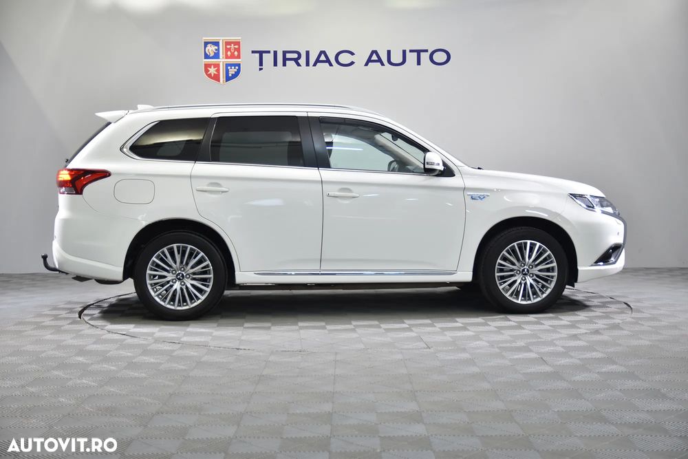 Mitsubishi Outlander - 6