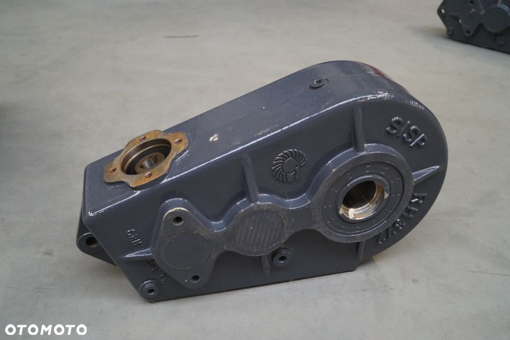 Przekładnia napędu taśmy. Skrzynia RH372 Pichon, Rozrzutnik