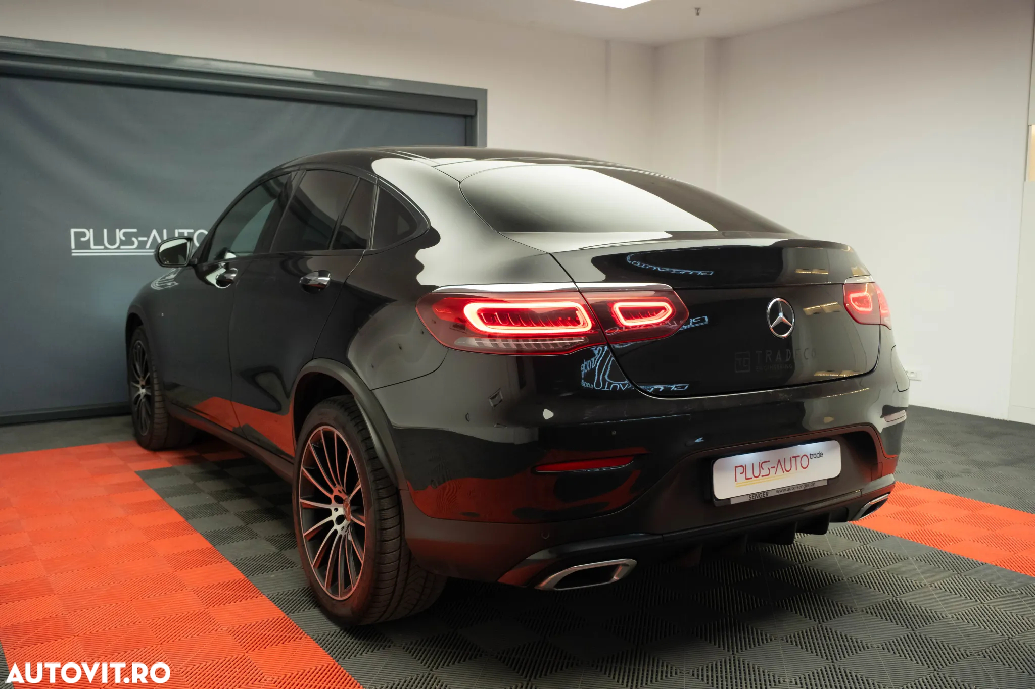 Mercedes-Benz GLC 300 e 4MATIC - 30