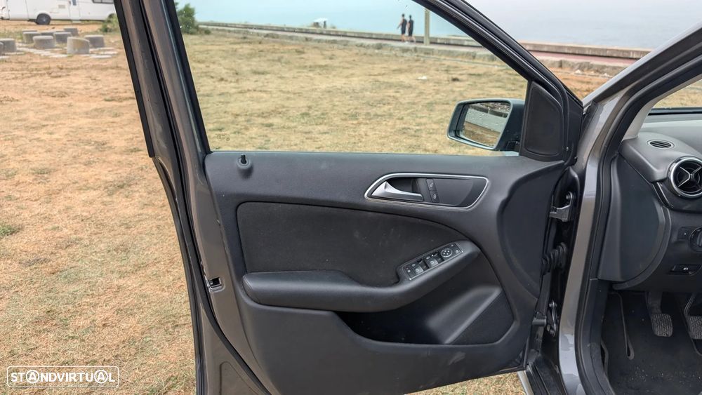 Mercedes-Benz B 180 BlueEfficiency - 23