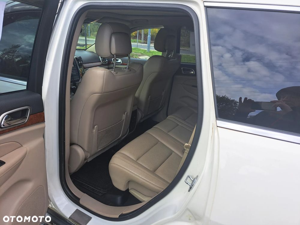Jeep Grand Cherokee - 12