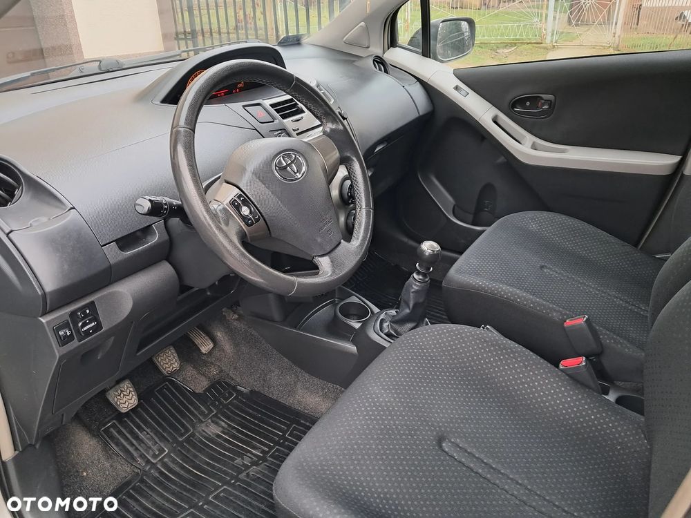 Toyota Yaris 1.33 2010 - 6