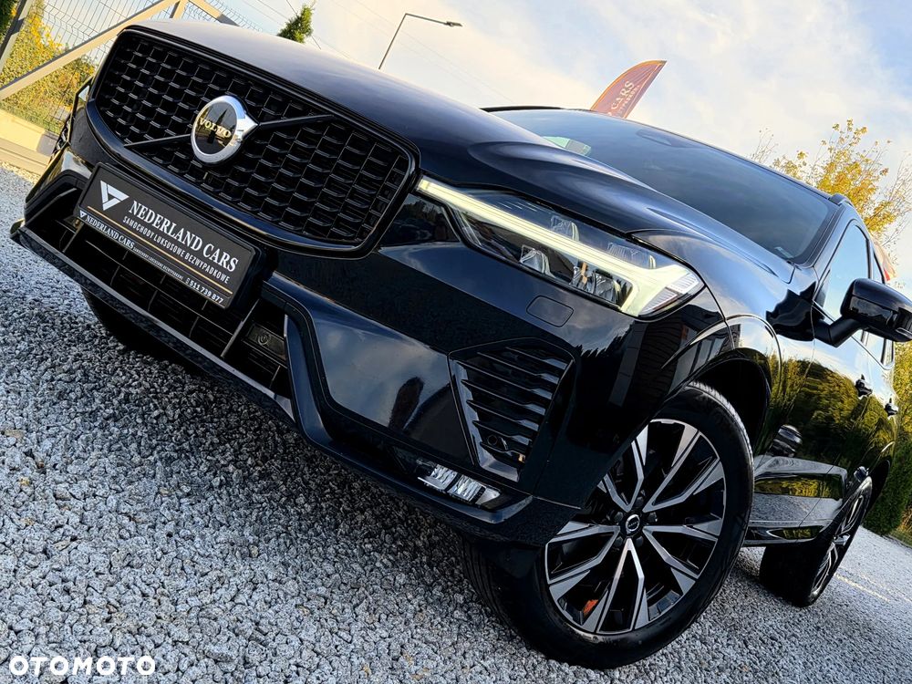 Volvo XC 60 B4 D Plus Dark - 32