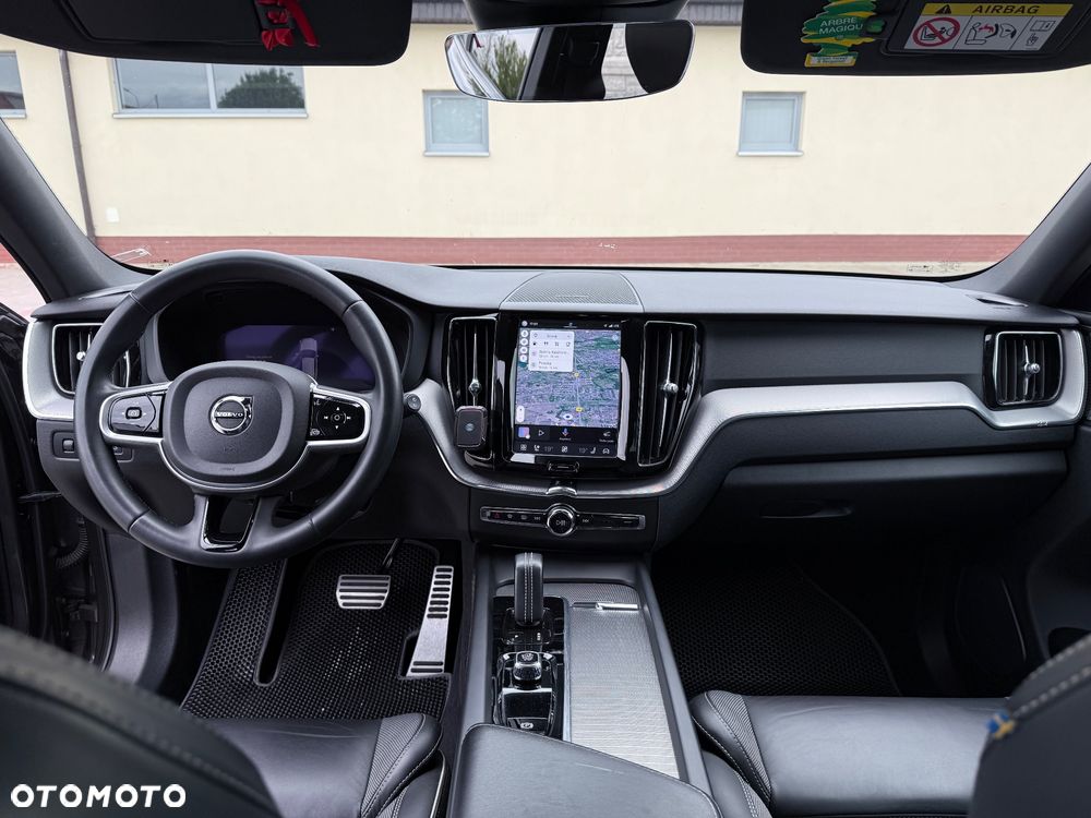 Volvo XC 60 B4 D Plus Dark - 12