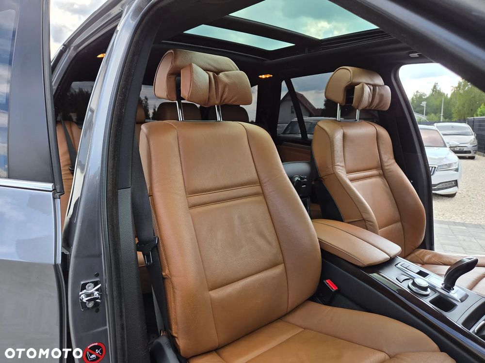 BMW X5 xDrive48i - 38