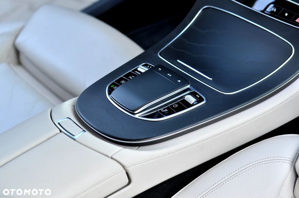 Mercedes-Benz Klasa E 220 d 9G-TRONIC Edition AVANTGARDE - 31