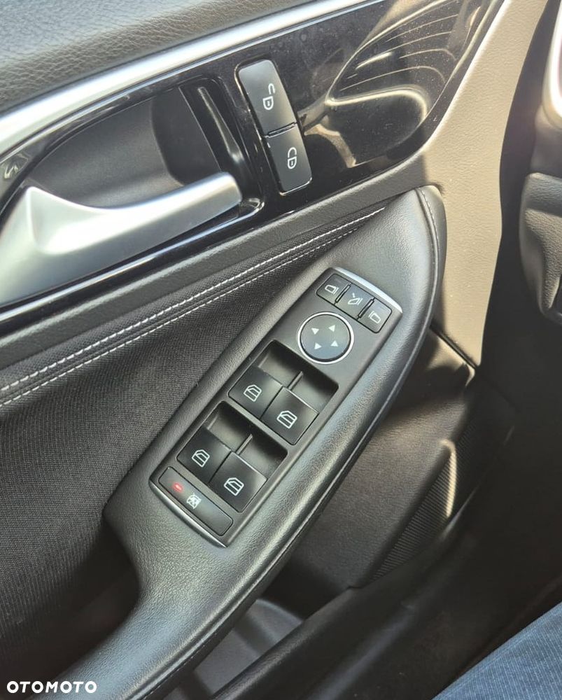 Infiniti Q30 1.5d DCT Premium - 25