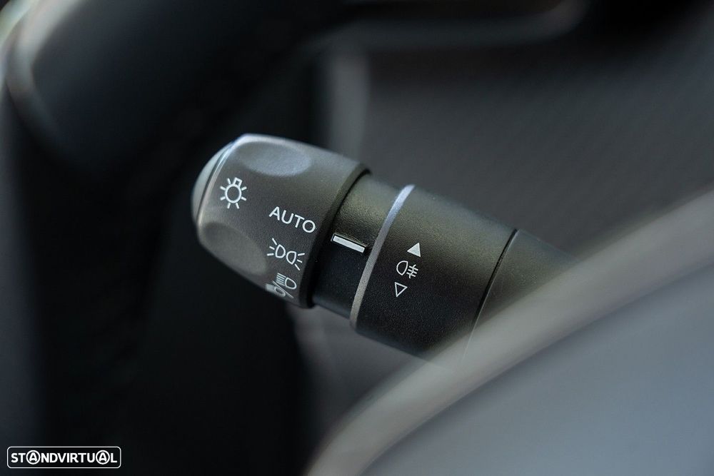 Peugeot e-2008 50 kWh Active - 24