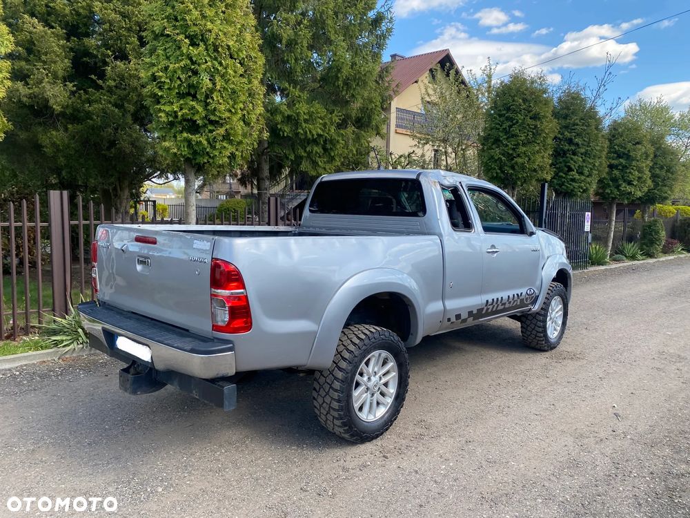 Toyota Hilux 4x4 Extra Cab - 7