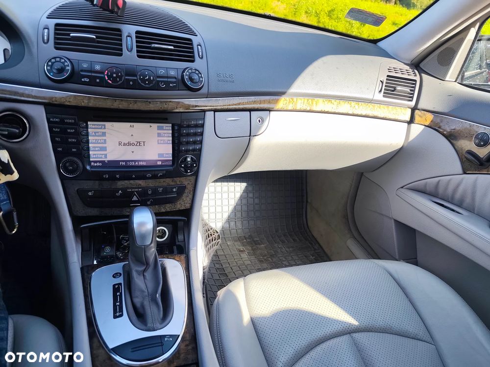 Mercedes-Benz Klasa E 320 T Avantgarde - 13