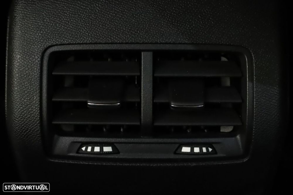 Peugeot 308 1.6 Hybrid Allure e-EAT8 - 23