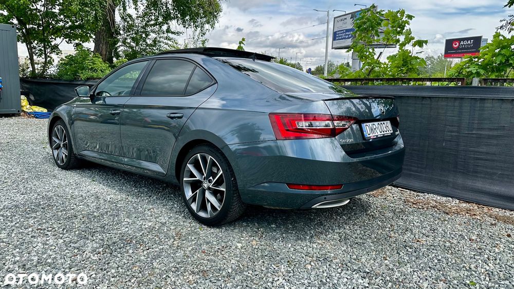 Skoda Superb 2.0 TSI DSG SportLine - 9