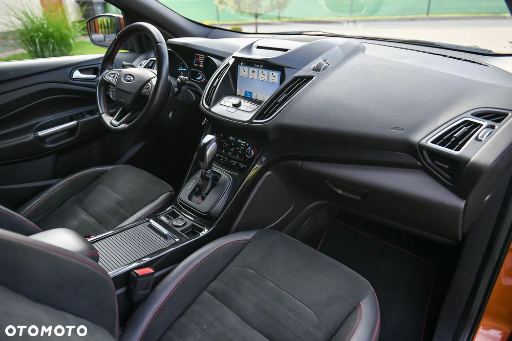 Ford Kuga 2.0 EcoBlue 4x4 ST-LINE - 28
