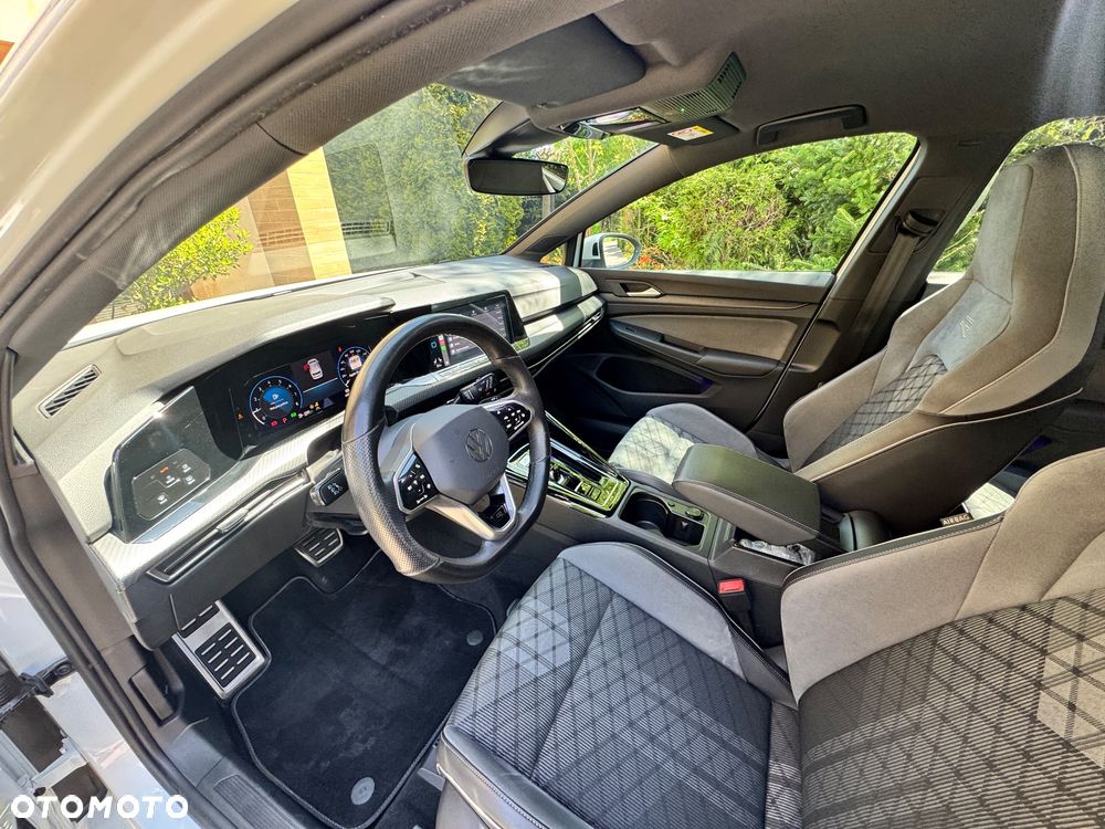 Volkswagen Golf 1.5 eTSI mHEV R-Line Plus DSG - 25