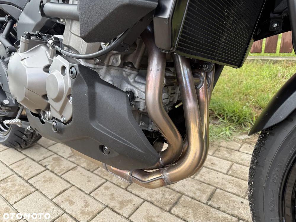 Kawasaki Versys 1000 - 9
