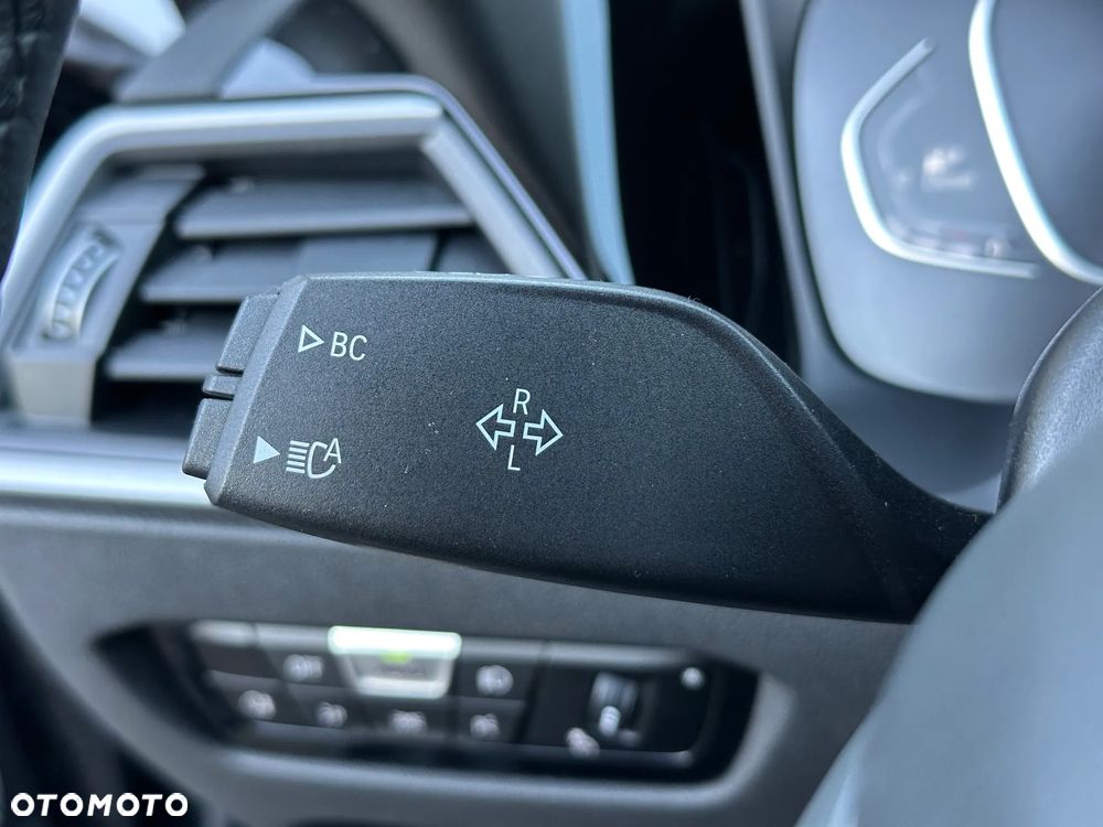 BMW Seria 3 318d - 12