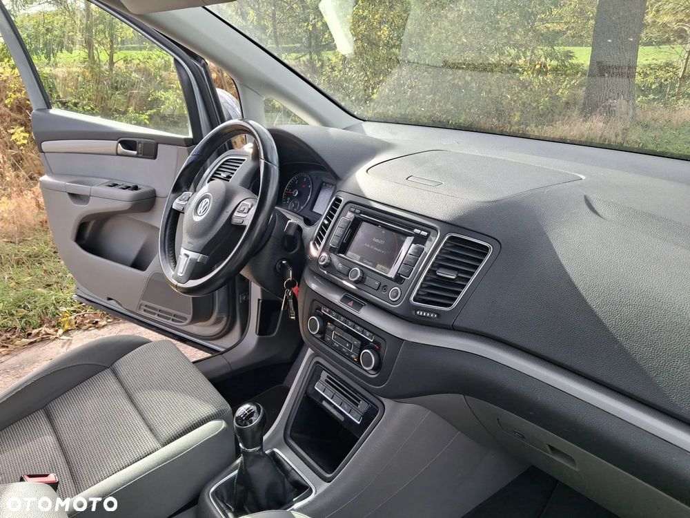 Volkswagen Sharan - 11