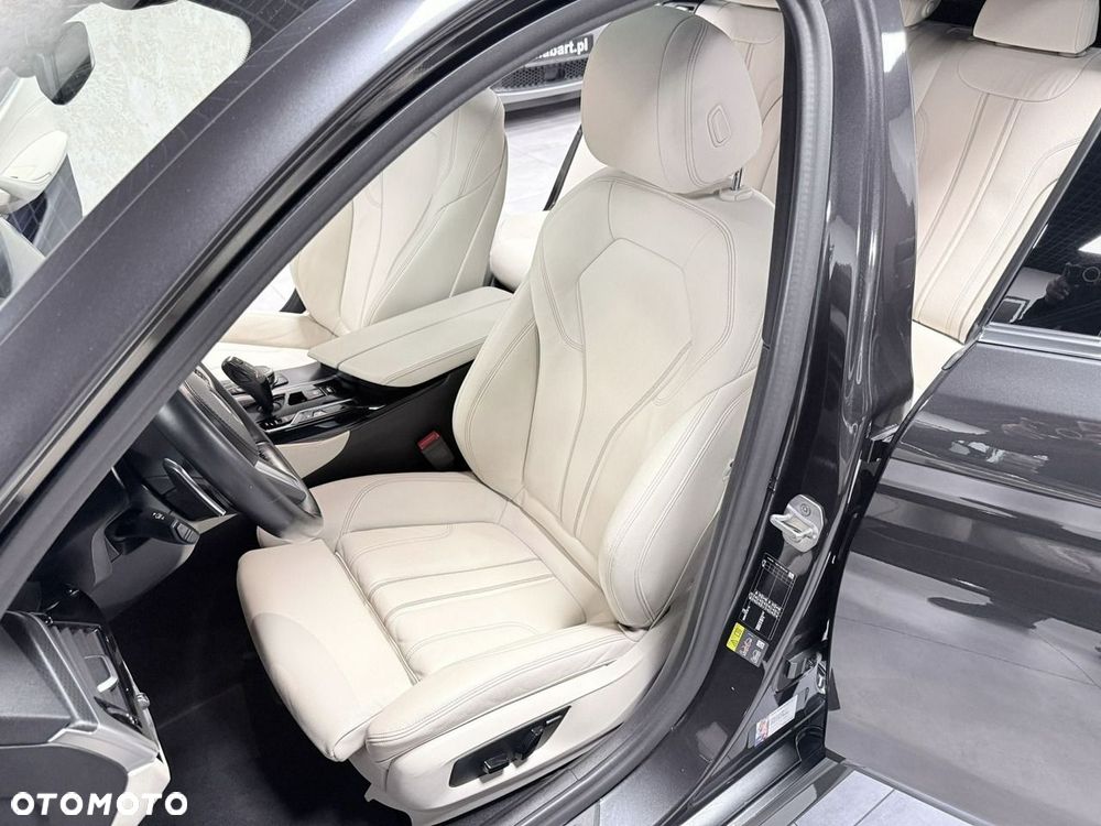 BMW Seria 5 520e M Sport sport - 33