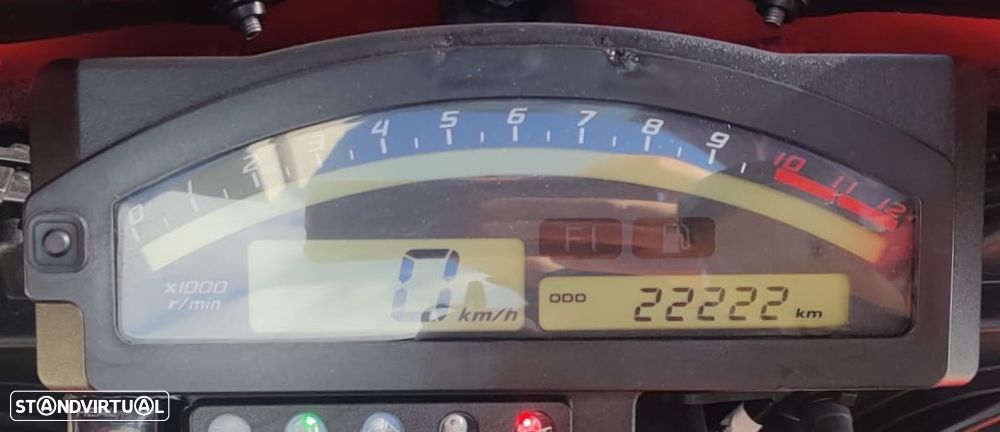 Honda VTR 1000 SP1 - 12