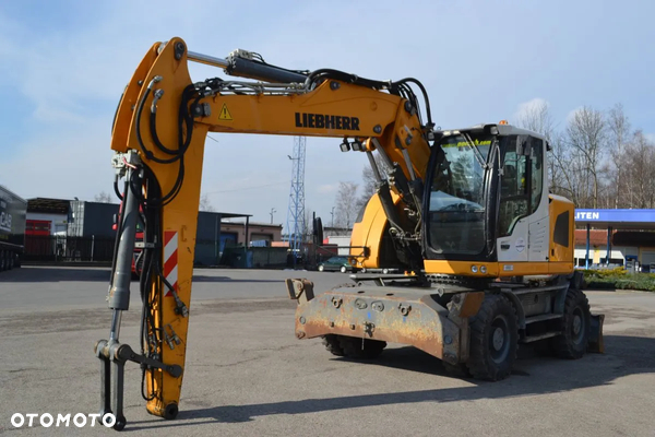 Liebherr A918
