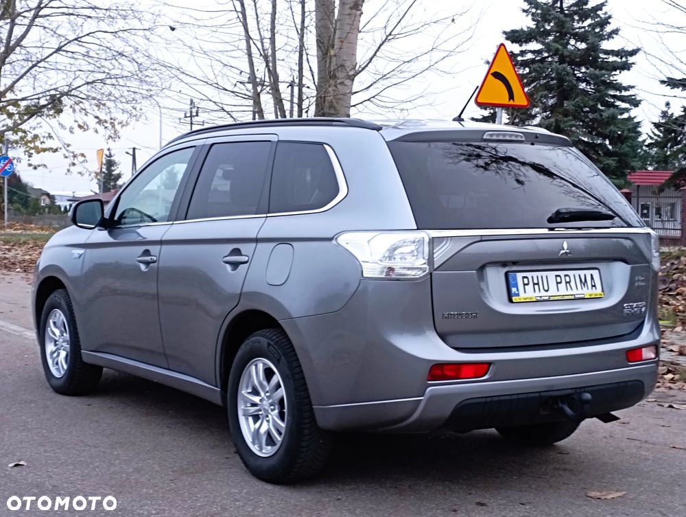 Mitsubishi Outlander - 18