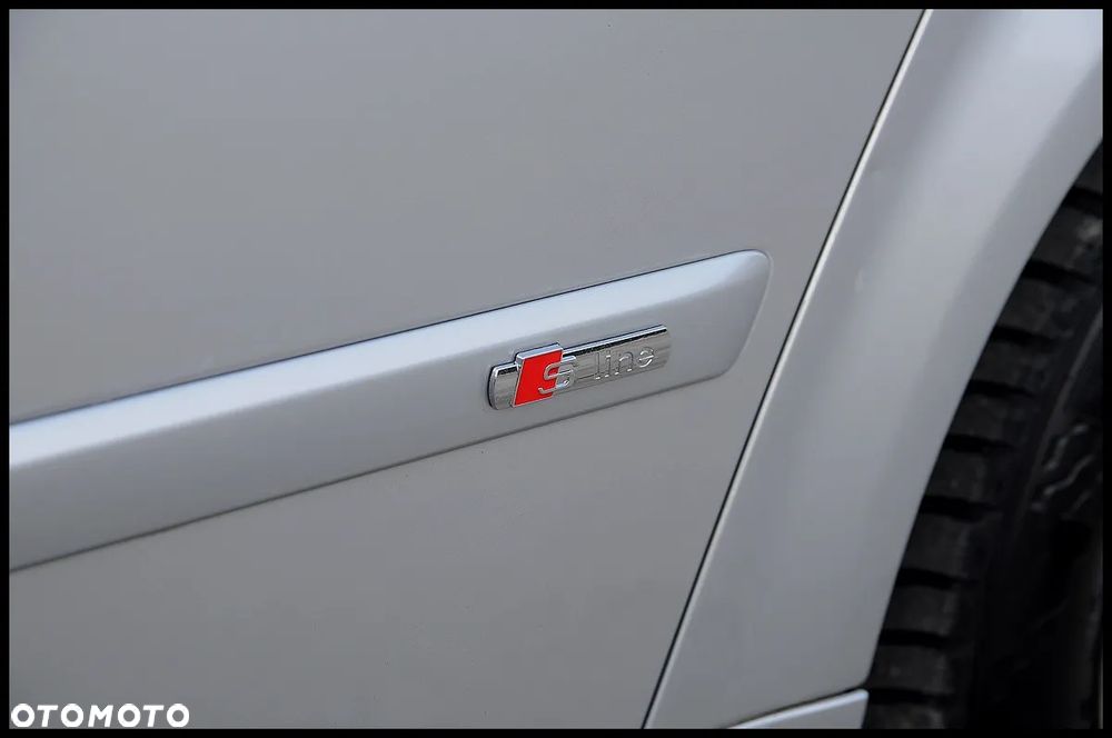 Audi A4 Limousine - 16