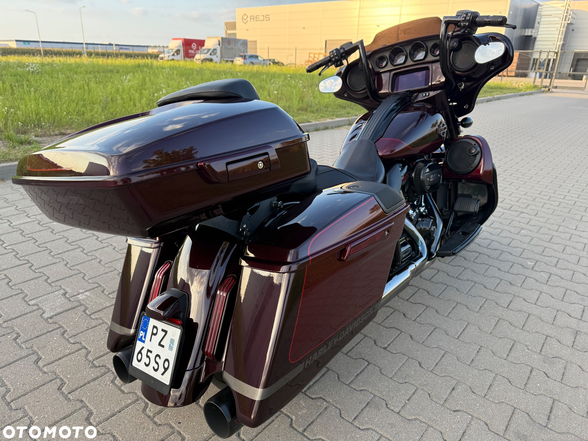 Harley-Davidson CVO Street Glide - 32