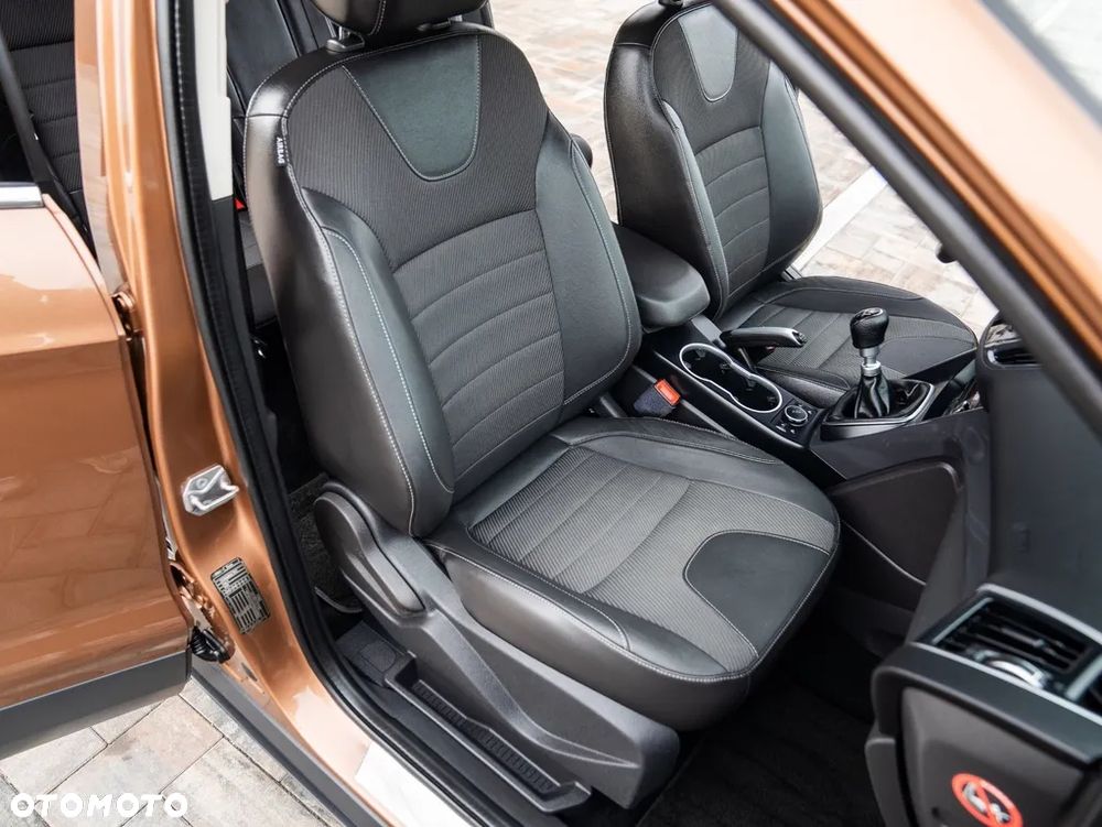 Ford Kuga 2.0 TDCi 4x4 Titanium - 27