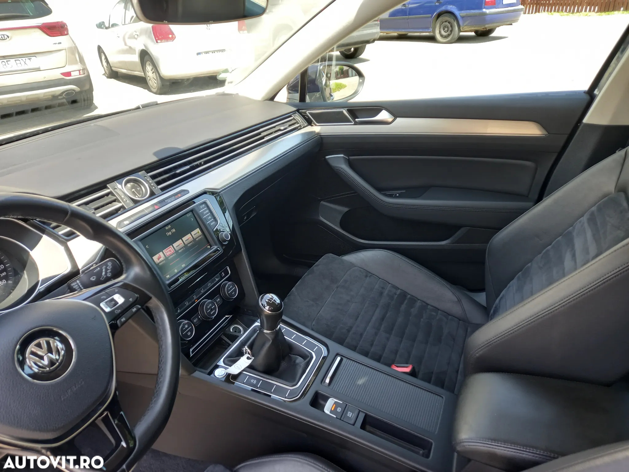 Volkswagen Passat Variant 2.0 TDI Highline - 15
