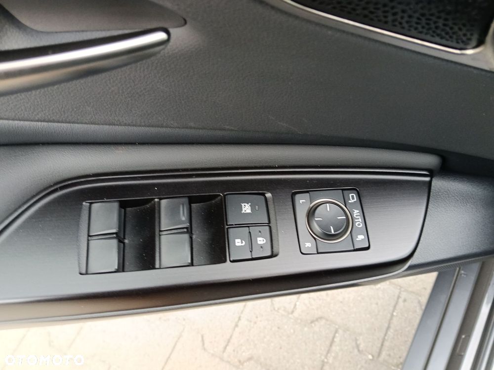 Lexus ES 300h F Sport - 16