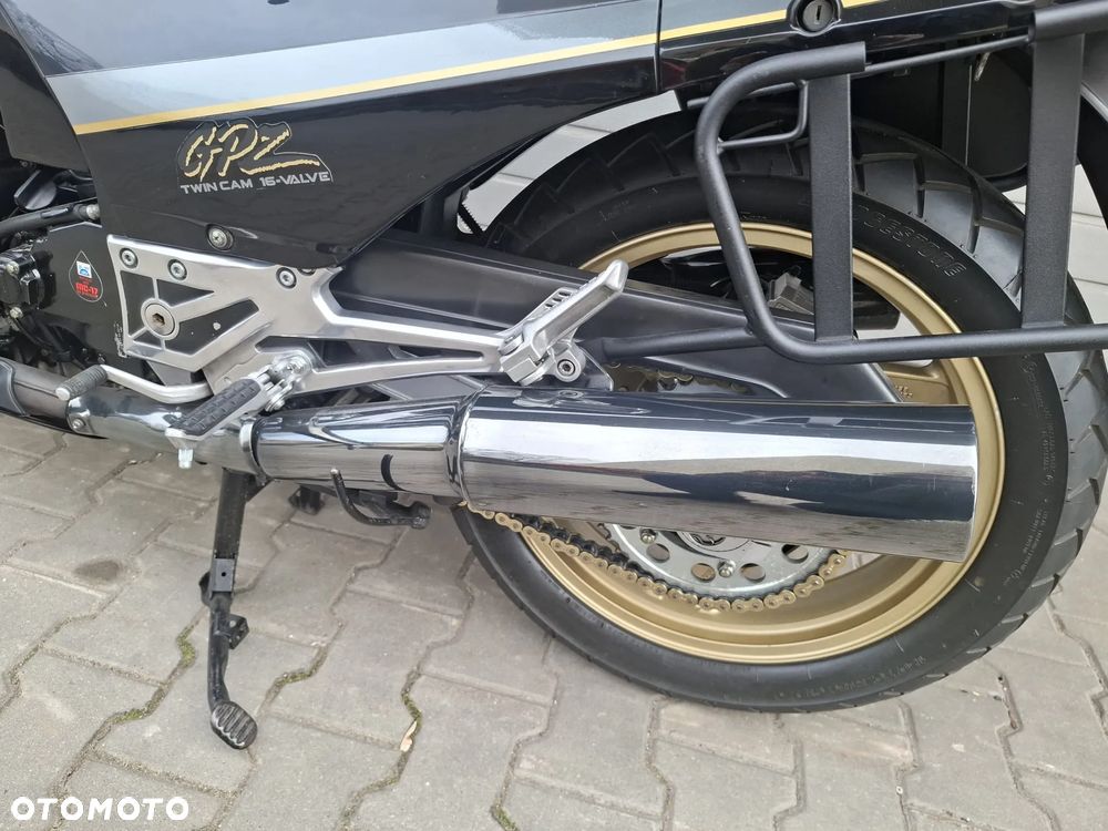 Kawasaki GPZ - 11