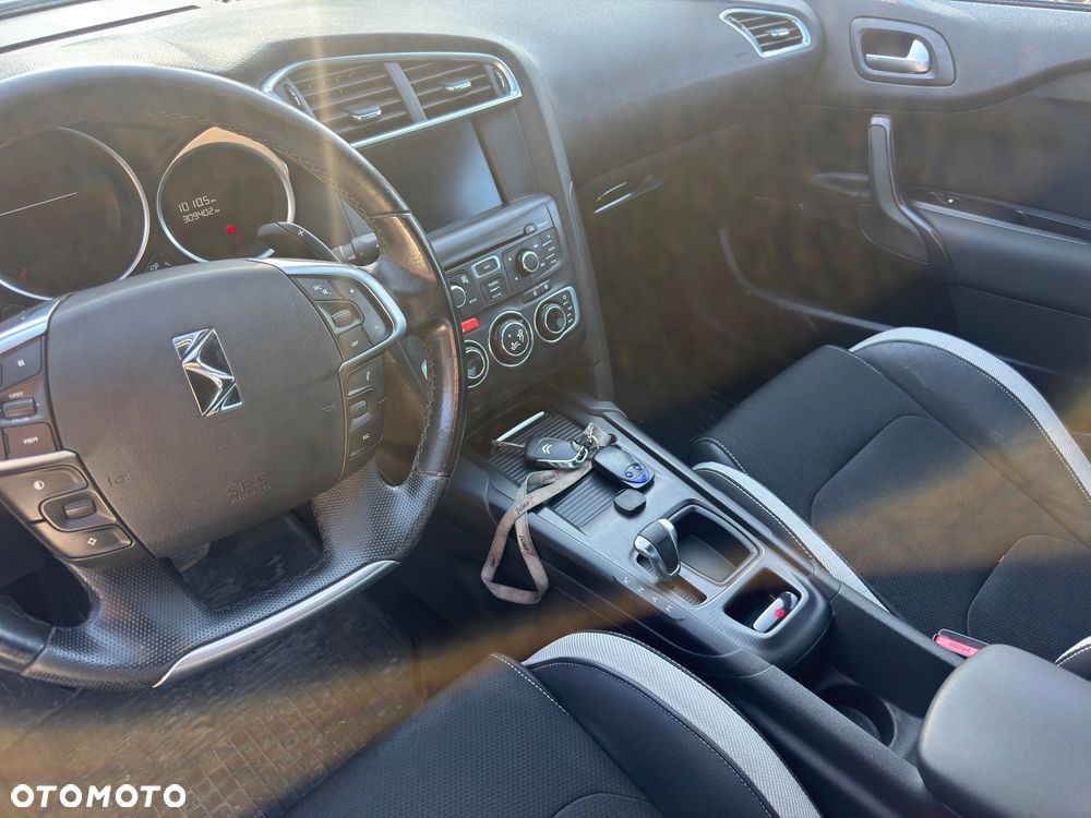 Citroën DS4 1.6 e-HDi SoChic MCP - 10
