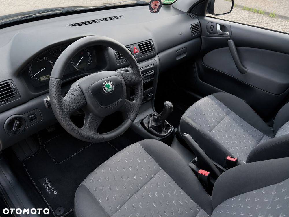 Skoda Octavia 1.6 Tour - 19