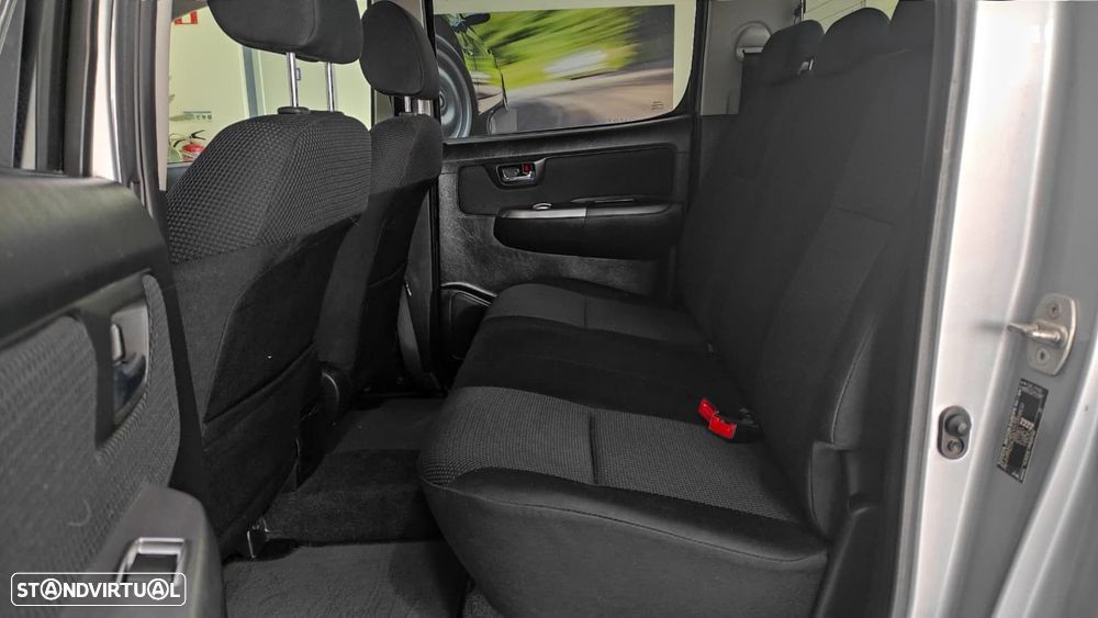 Toyota Hilux 2.5 D-4D 4WD CD T+Nav+PM - 6