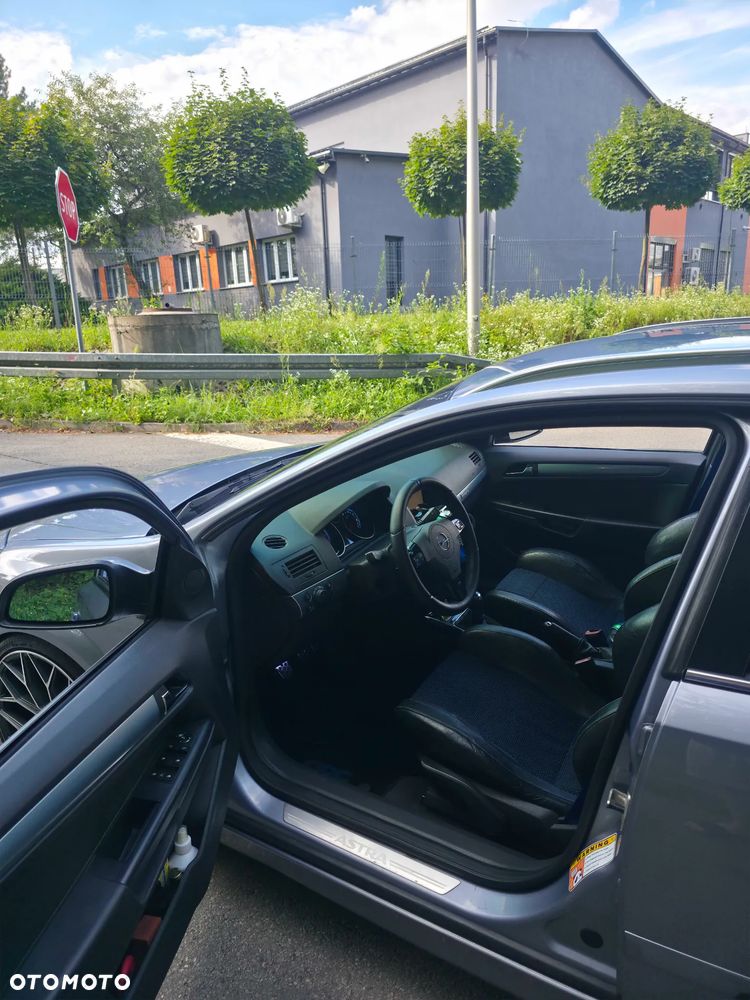 Opel Astra 1.9 CDTI Cosmo - 10