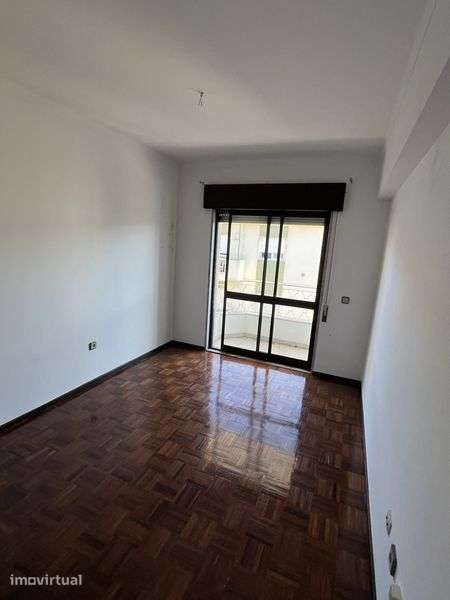 Alguer de apartamento no centro do Entroncamento - Grande imagem: 4/12