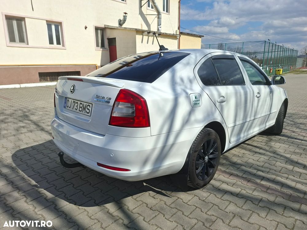 Skoda Octavia 1.6 TDI DPF Elegance Green tec - 11