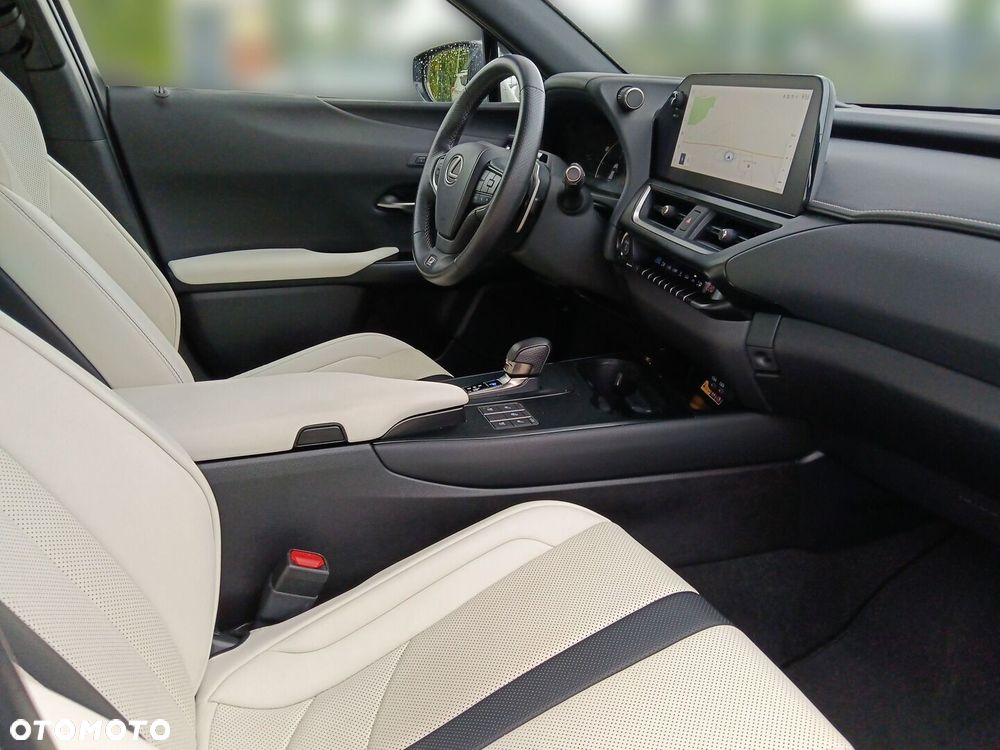Lexus UX - 9