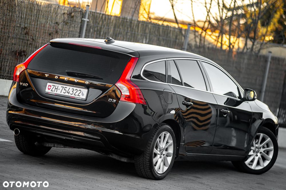 Volvo V60 D3 Geartronic Summum - 10