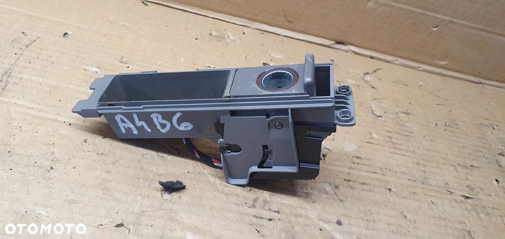 Gniazdo zapalniczki Audi A4 B6 8E0863284B - 3