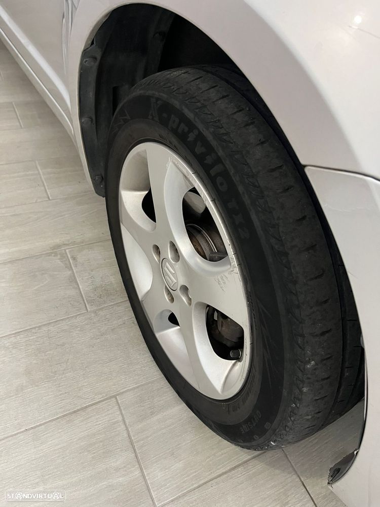 Suzuki Swift 1.3 16V GLX - 4